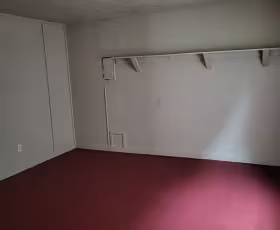 deck hill bedroom