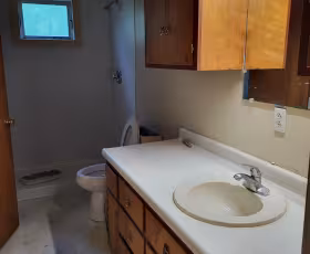 deck hill bathroom